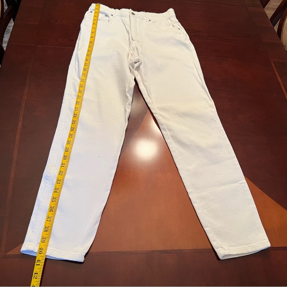 BILL BLASS White Straight Jeans – Size 12